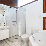 Secluded Retreat With Sauna - By Traum Hébergement de vacances