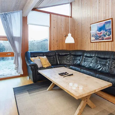 Three-bedroom In Juelsminde 17 度假居 *