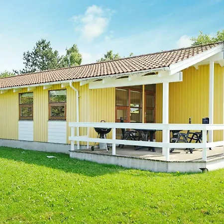 Three-bedroom In Juelsminde 17